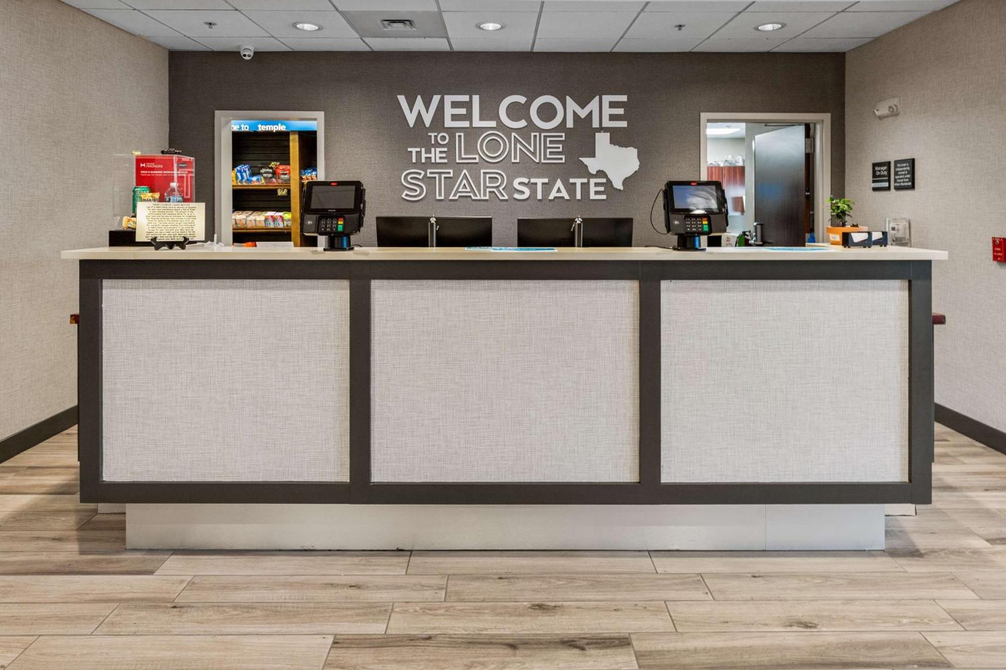 Hampton Inn Temple Bagian luar foto